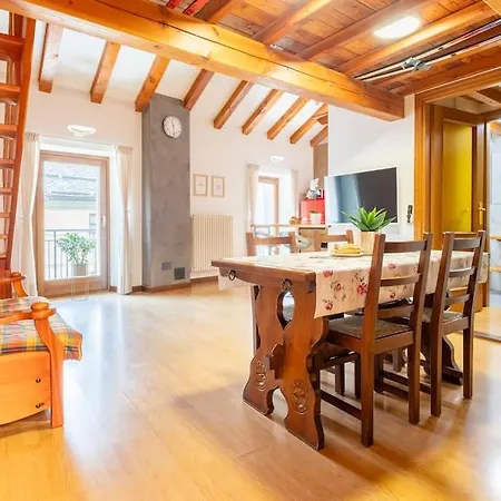 Entreville Centro Citta * أَويستا